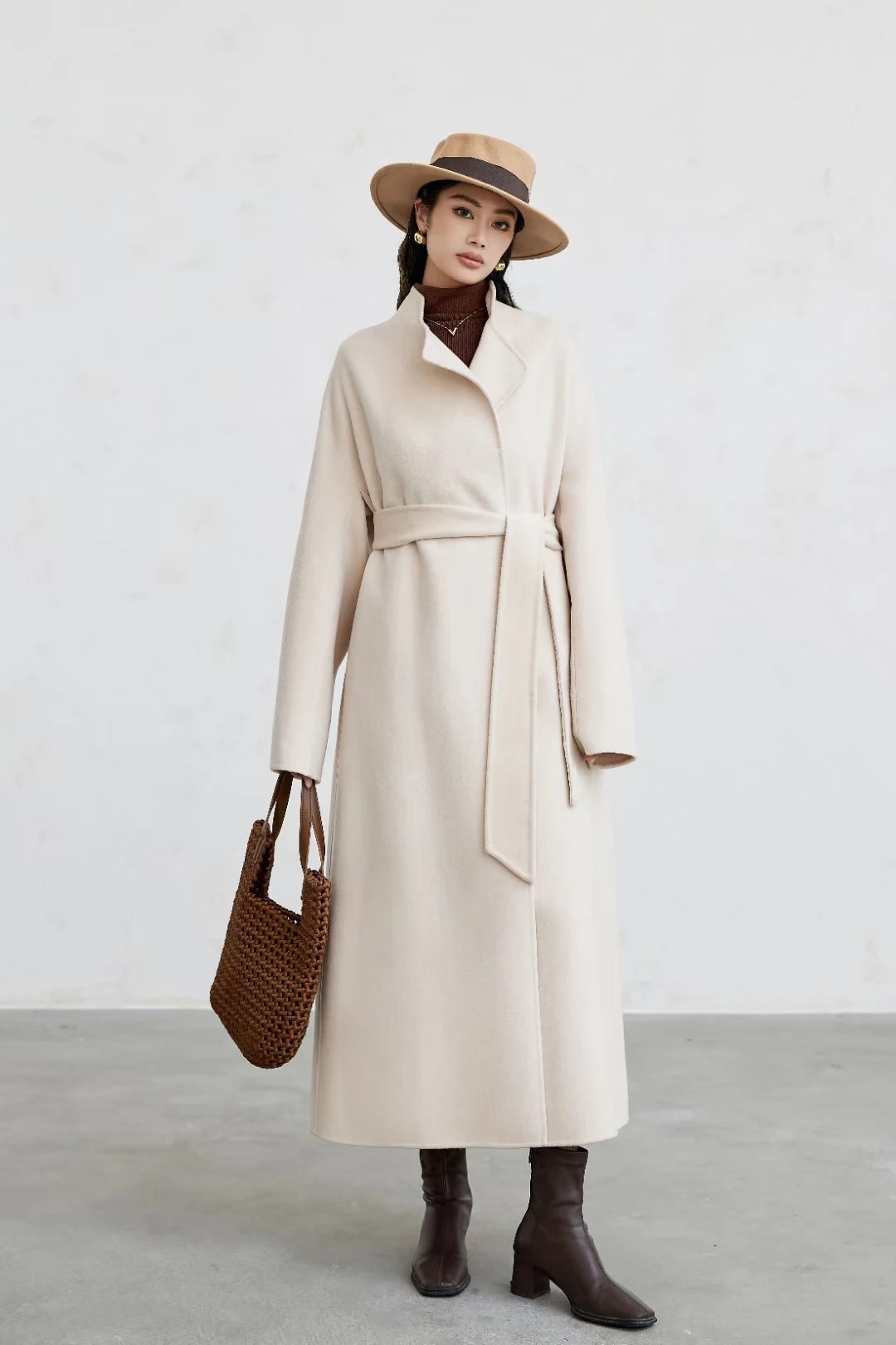 

Модное двустороннее кашемировое шерстяное пальто 2023 года, зимнее, средней длины, с воротником-стойкой, с поясом, элегантная женская верхняя одежда