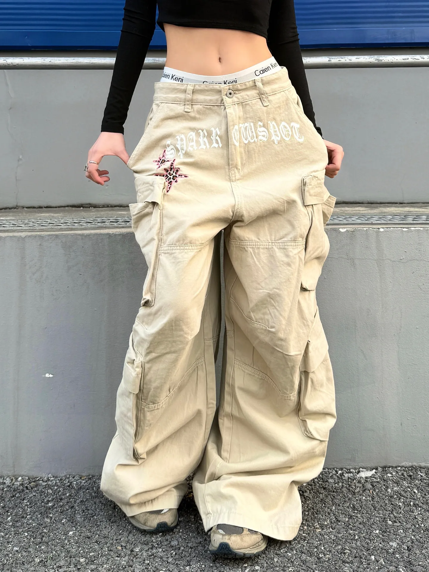 American High Street Retro Workwear Style Multi-Pocket Wide Leg Pants Loose Slimming Design Straight Long Pants Unisex