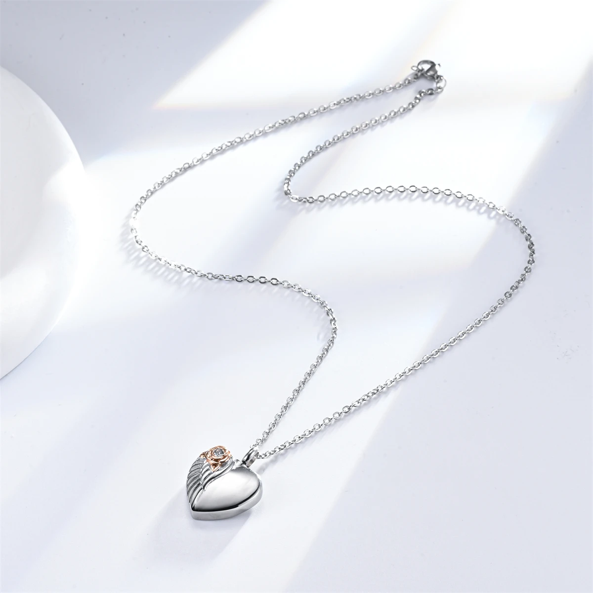 New Heart-shaped Angel Wing with Rose Urn Pendant Stainless Steel Waterproof Necklace for Ashe Cremation Jewelry Wholesale