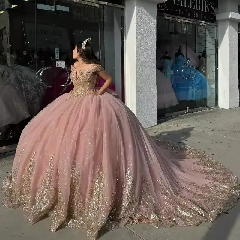 فساتين Quinceanera الوردية اللامعة مخصصة من الدانتيل الذهبي المزين بالدانتيل الحلو 16 فستان حفلة موسيقية حلوة 15 Vestidos De Quinceañ