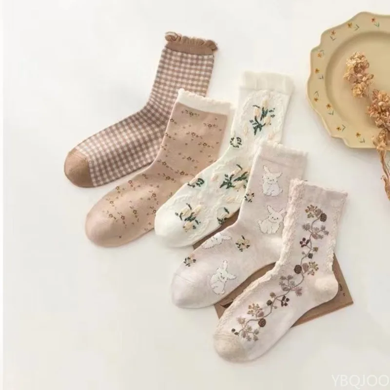 5 Paar Alltags-Freizeitsocken im College-Stil, modisch, vielseitig, exquisite Retro-Wald-Stil, Blumen-Damen-Mid-Tube-Socken