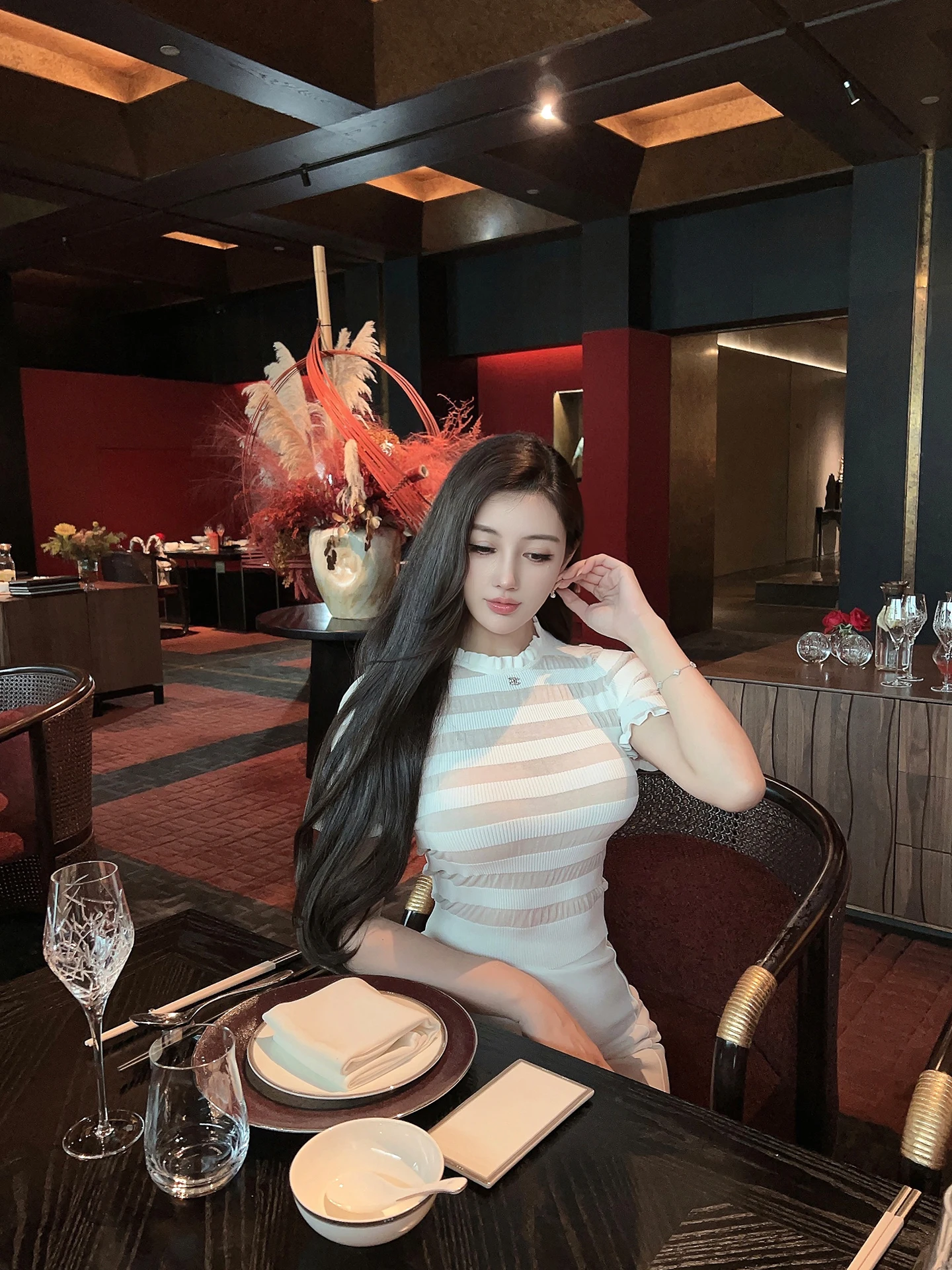 

Wang Jiujiu Stripe Micro See-tough Knitted ort Sve Women's T-irt Commute Sle Slim Fit Cross Pattern Summer Top