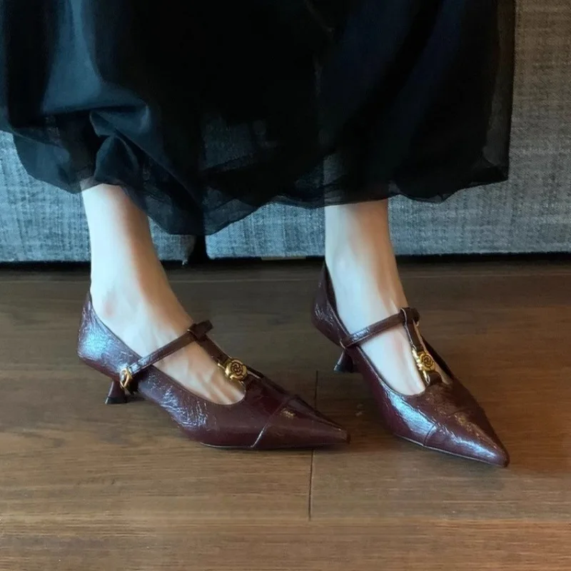

2026 Autumn Retro Mary Jane Shoes for Women Pointed Toe Kitten Heel High Heels with Camellia Decor and T strap Buckle Elegant