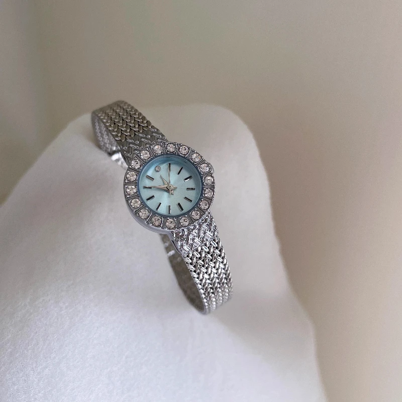 ساعة نسائية كلاسيكية أنيقة وبسيطة مقاومة للماء 2025 كوارتز هدية عيد ميلاد