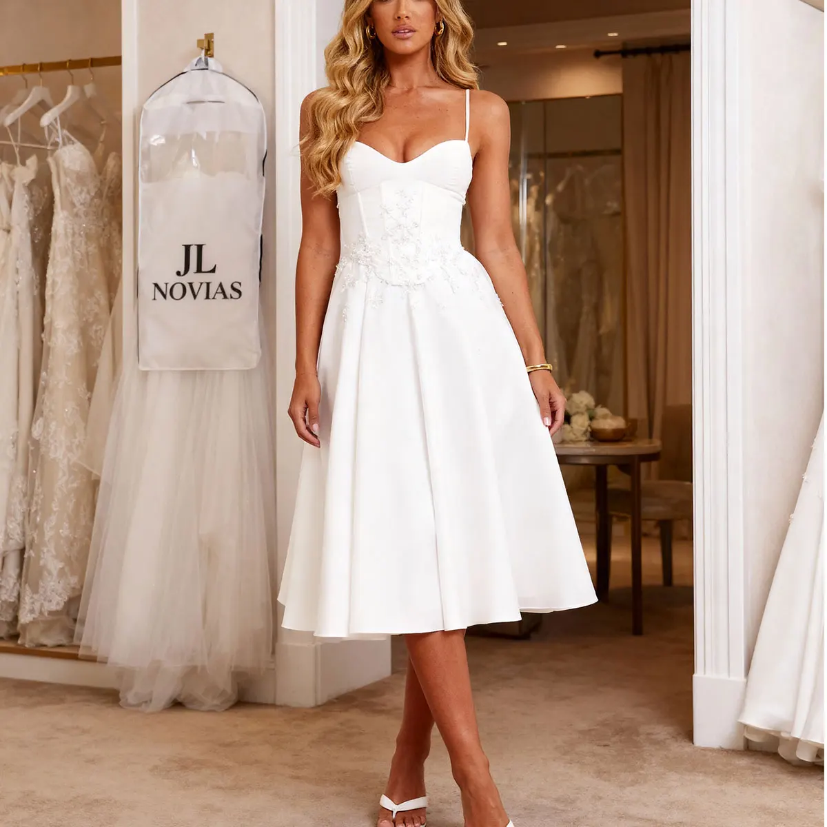 

Romantic V Neck Appliques Ball Gown Wedding Dresses Teal Length Backless A Line Midi Bridal Gown For Bride Vestidos Novia