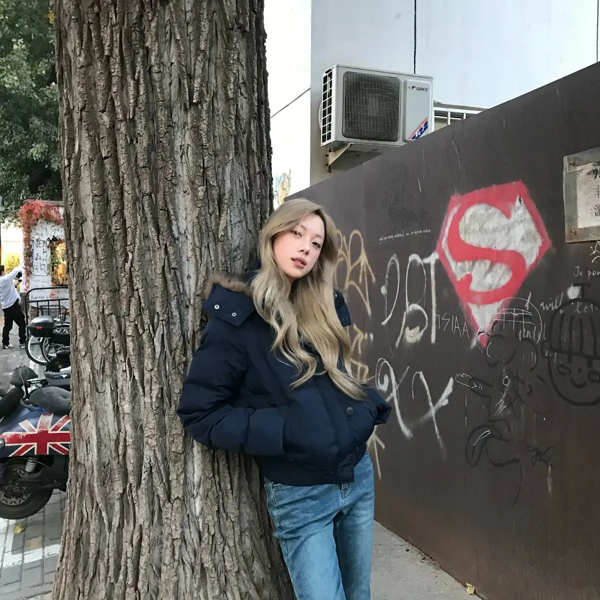 معطف كوري Y2K بأكمام طويلة مع قلنسوة وياقة من الفرو الصناعي سترة هاراجوكو للسيدات غير رسمية لطيفة وجميلة ملابس خروج للفتيات