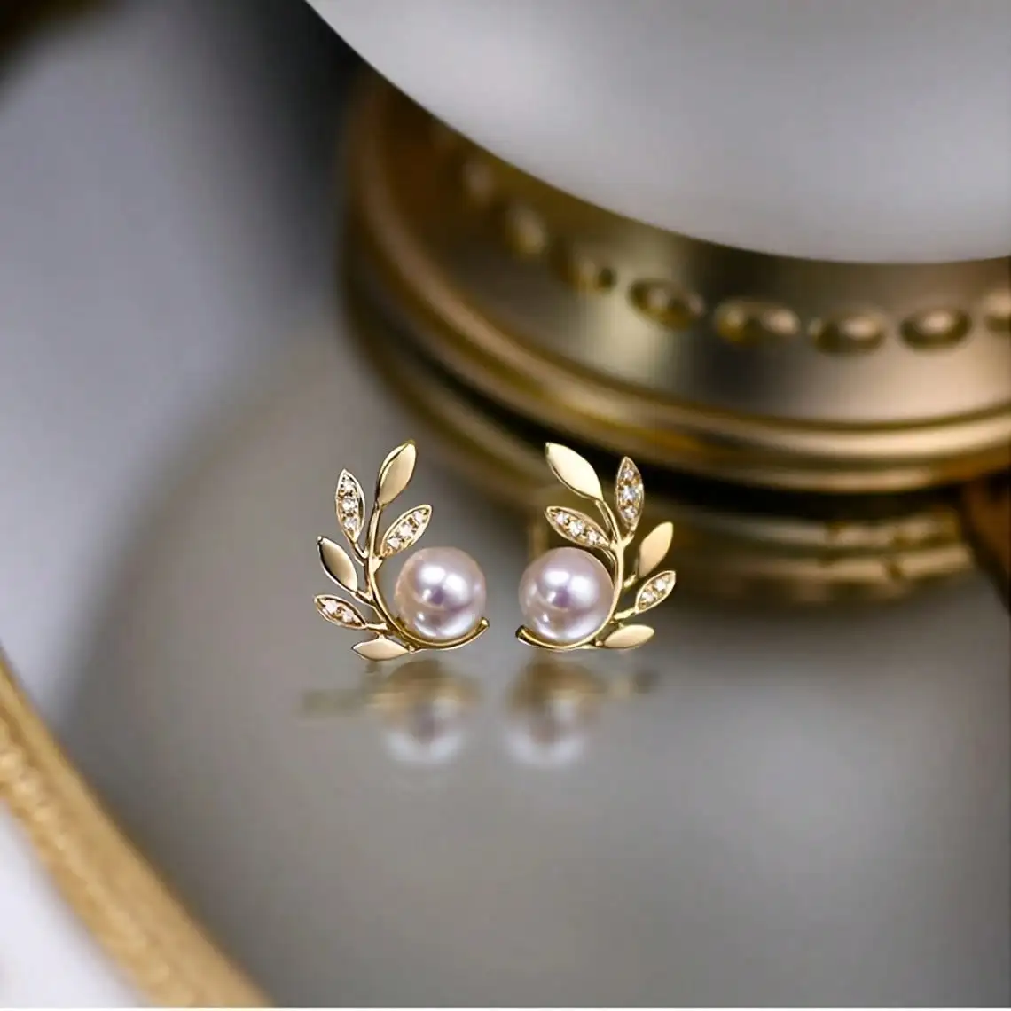 A Pair Of Elegant Leaf-Shaped Stud Earrings With Pearl And Simulated Pearls - Women's Gold Jewelry, June Birthstone Gifts, Every