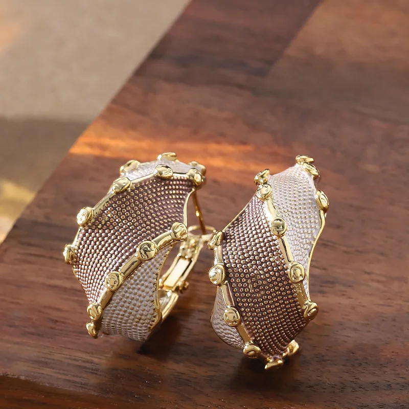 Cross Border Popular European and American Contrasting Dripping Oil Ear Buckle Earrings for Women Light Luxury Banquet Earrings