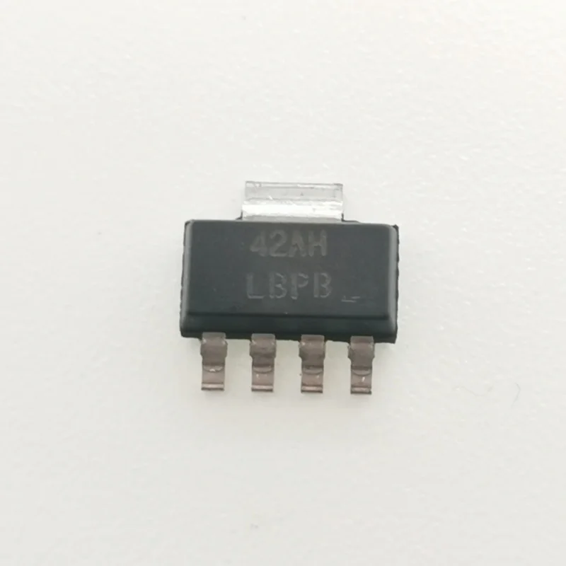 5PCS    LP3964EMP-ADJ      SOT-223