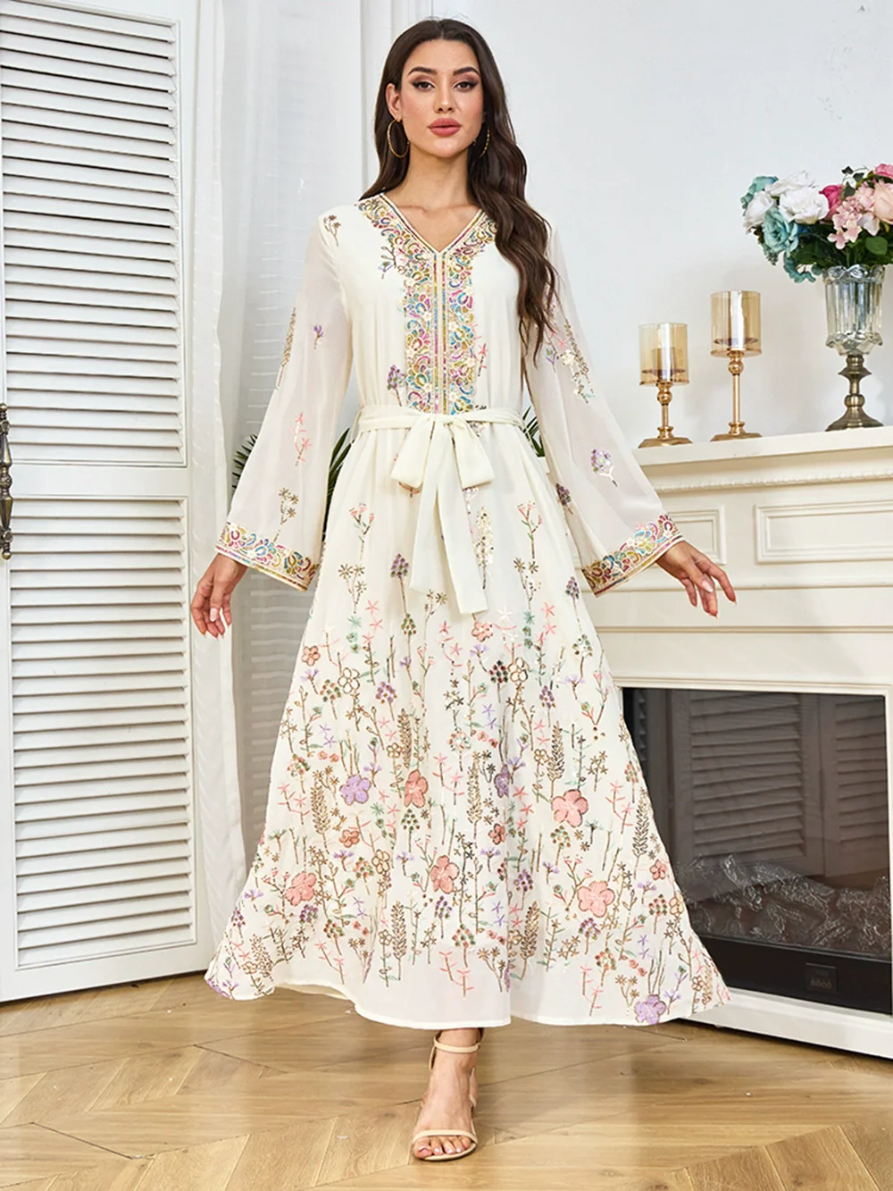 

Middle Eastern Muslim Luxury Fashion Dress Embroidered Beads Loose Daily Dress Fashionable Elegant Party Women's Robe
