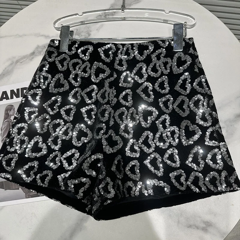 2025 Autumn new French style small fragrance style heart sequin embroidery velvet three-quarter pants women boots shorts