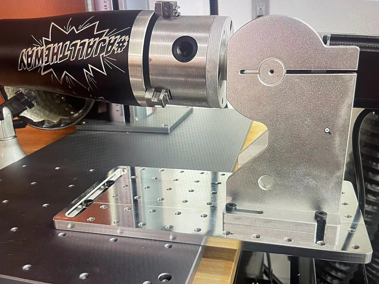 อุปกรณ์ขยายเครื่องแกะสลักไฟเบอร์เลเซอร์ YSSK เครื่องทำเครื่องหมายด้วยเลเซอร์ ตัวหนีบขยาย