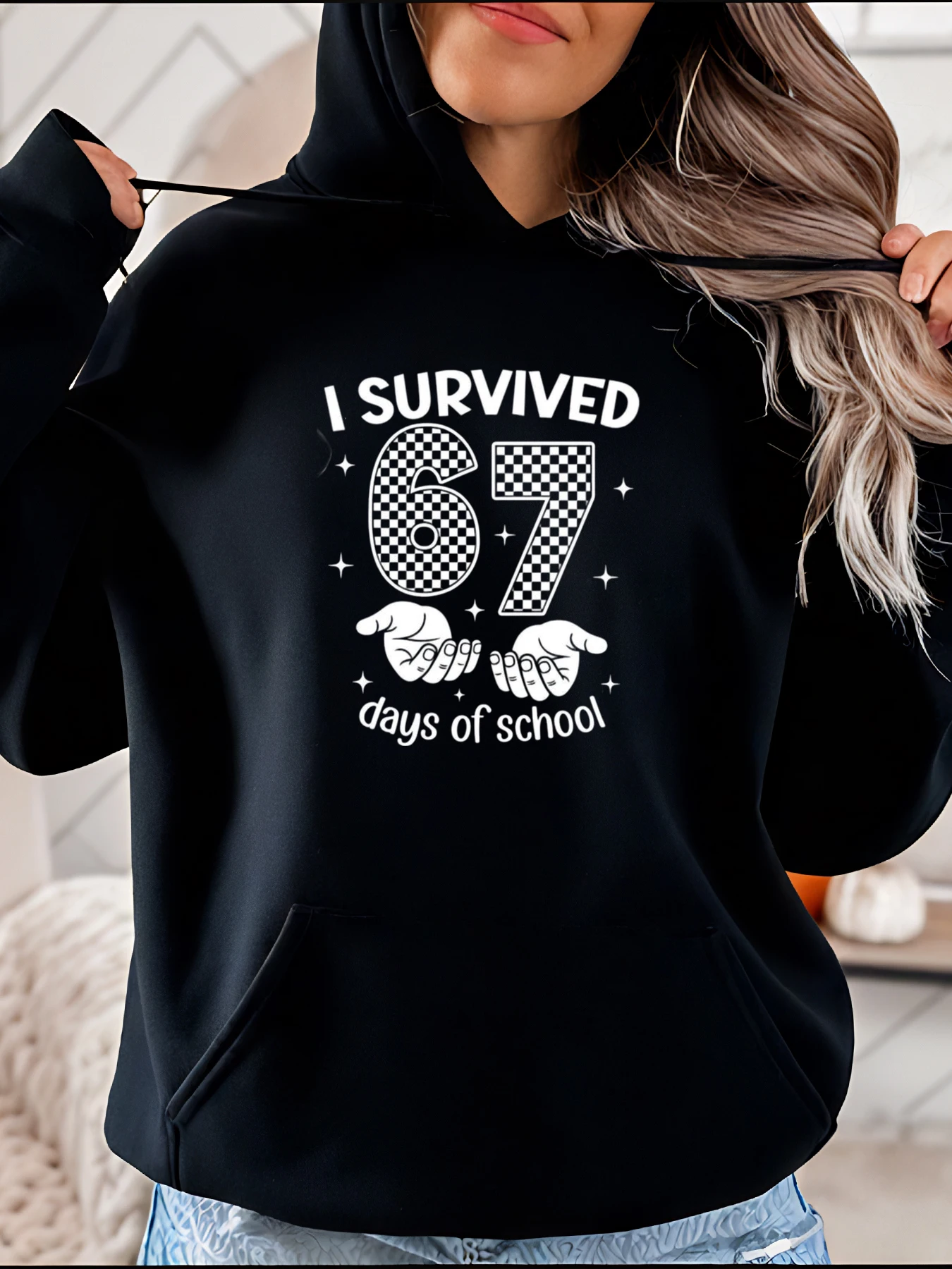 私は67日間の学校生活を生き抜きました プリントパーカー カジュアルスタイル チェッカーボードナンバー ハンドデザイン 女性用スクールウェア