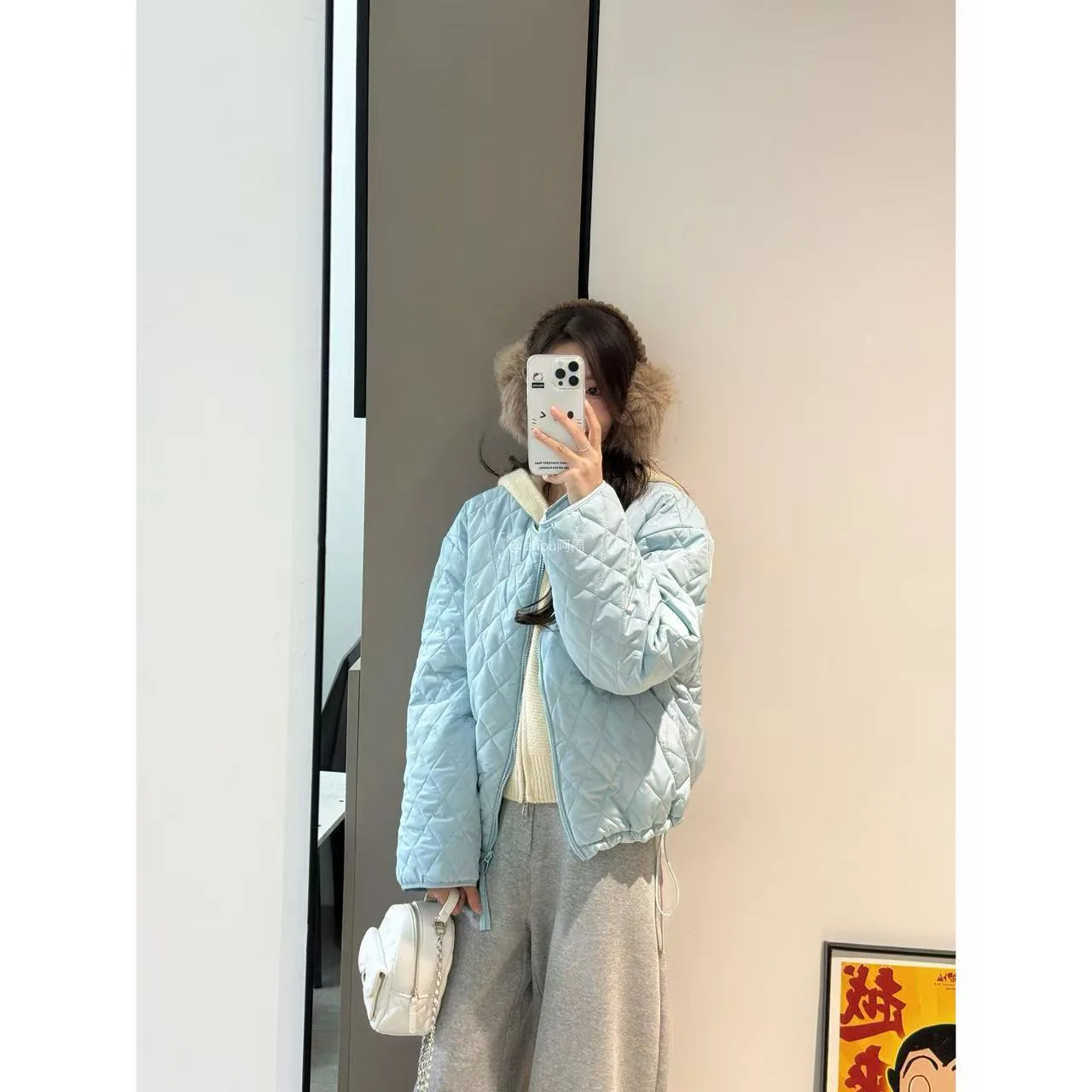 2025 Otoño Invierno Chaqueta corta de algodón acolchada suave y cálida mate a prueba de viento para mujer