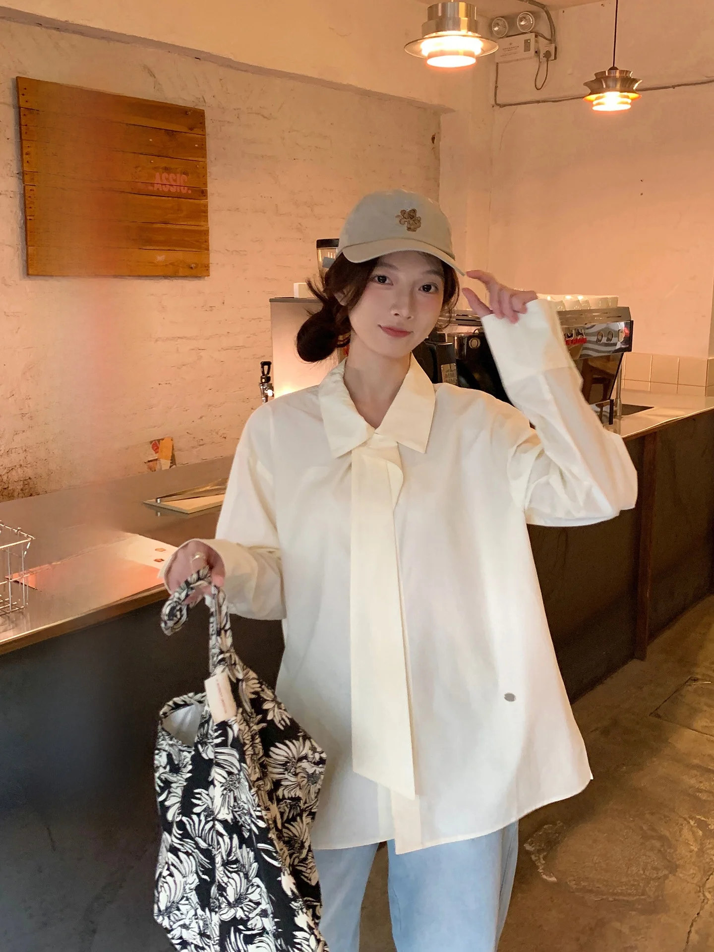 

Синяя повседневная рубашка для женщин в студенческом стиле, свободного кроя, из хлопка, серия Miu, дизайн ранней весны, топ для девушек-студенток