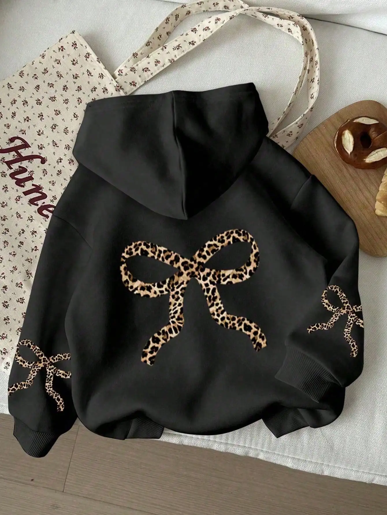 

Черная толстовка с леопардовым принтом и бантом, женская повседневная толстовка большого размера с длинными рукавами для повседневной носки и прогулок