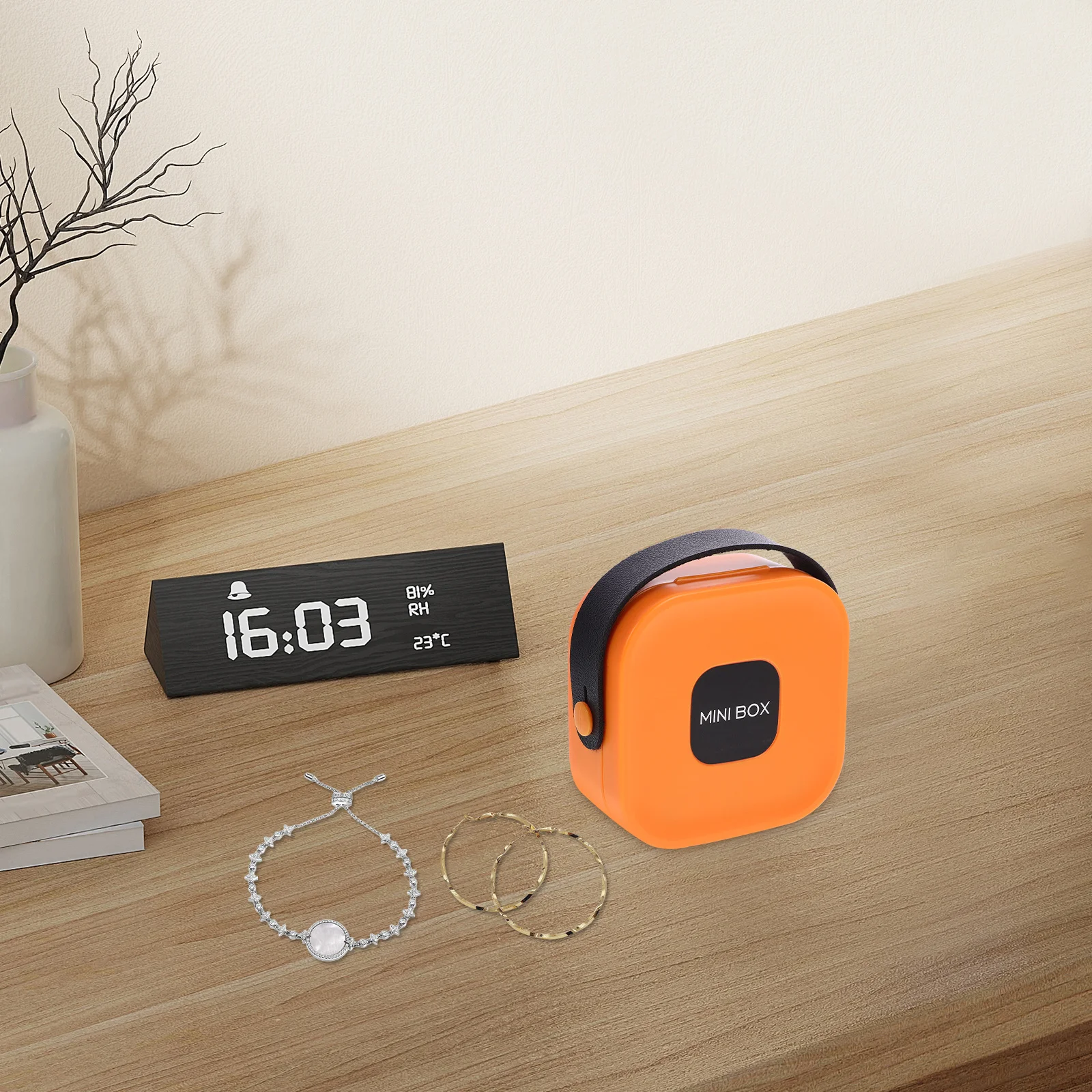 

Portable Jewelry Storage Box Small Organizer Case for Travel Rings Earrings Necklaces Compact Jewelry Holder Cute Trinket