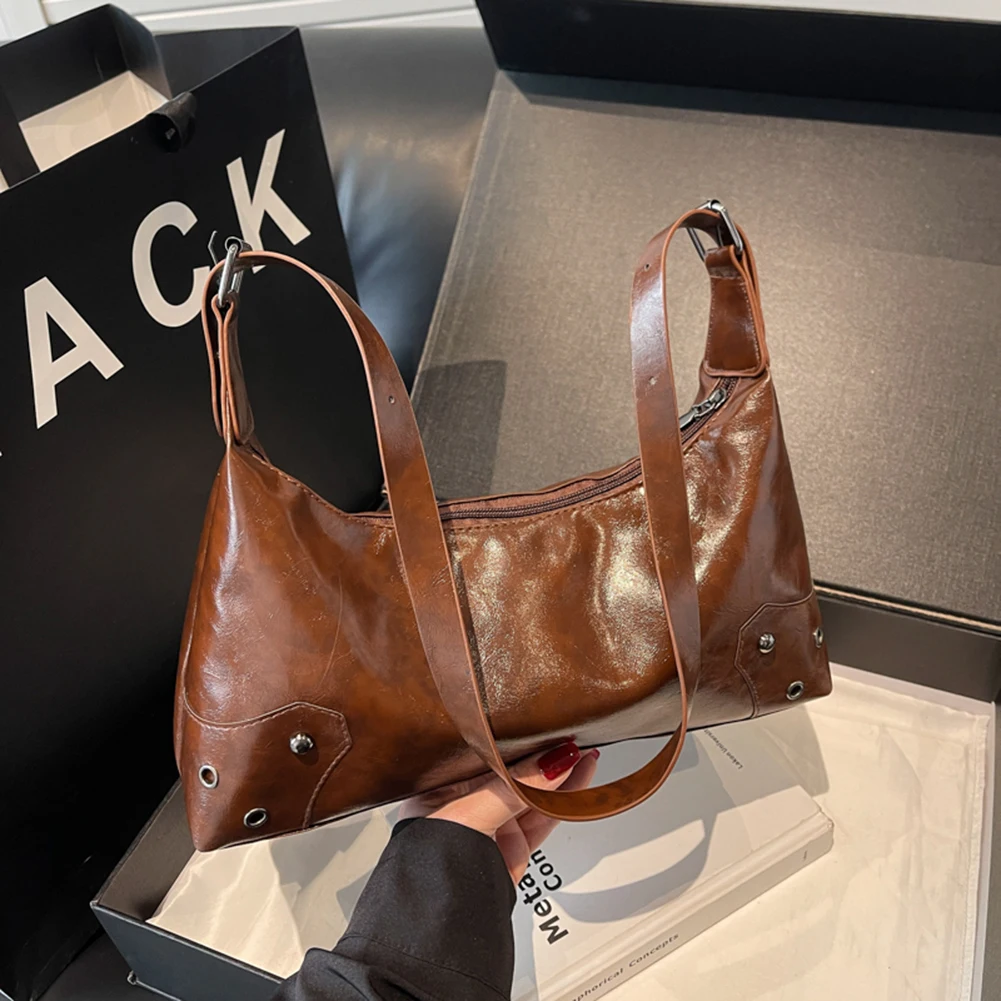 

Women Retro Rivet Shoulder Bag PU Leather Fashion Underarm Bag Large Capacity Soft Leather Armpit Bag Female Travel Handbag