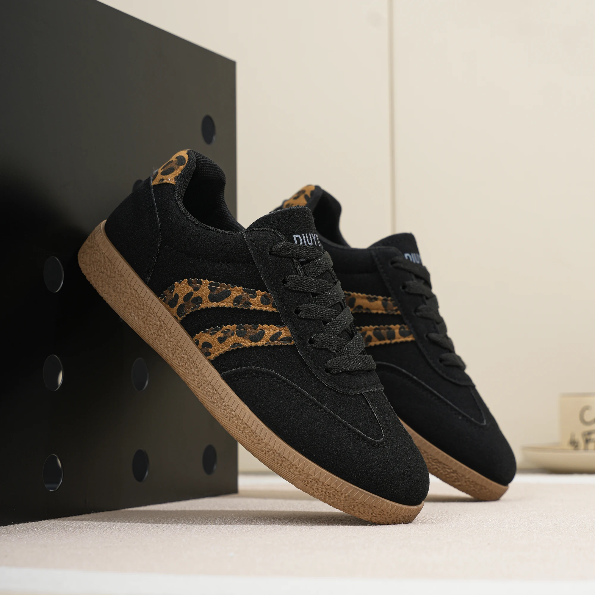 2026 Sommer Leopardenmuster Gestreifte Damenschuhe, Größen 35-44, Modische Paar-Sneaker mit dicker Sohle, Trendige Damen-Laufschuhe für Studenten, Outdoor-Sport und Freizeit – Detail 8