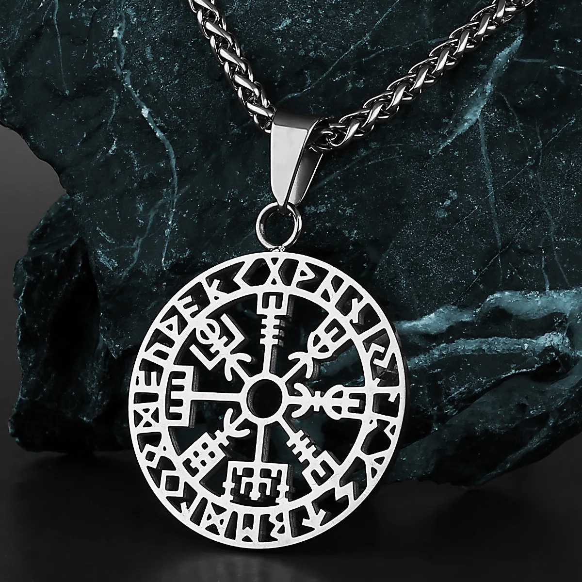 Stainless Steel Vintage Rune Compass Necklace Round Pendant for Men Fashion Trend Amulet Nordic Jewelry