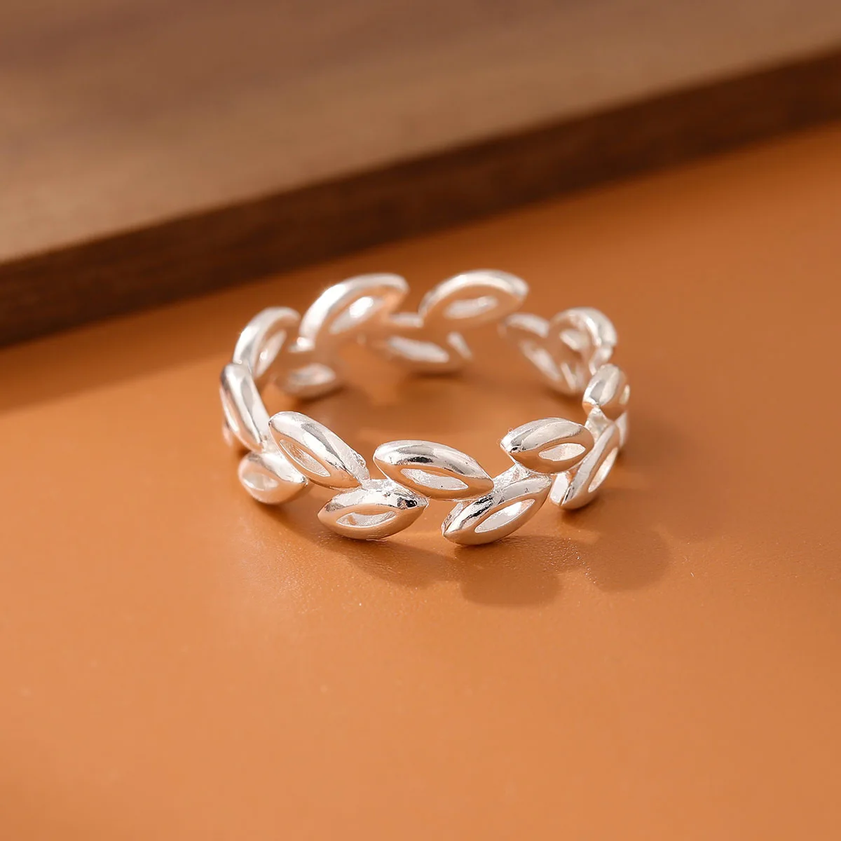 Uini-Tail Hot new 925 Tibetan silver fashion simple openwork leaf opening ring Fashion trend high quality factory direct sales