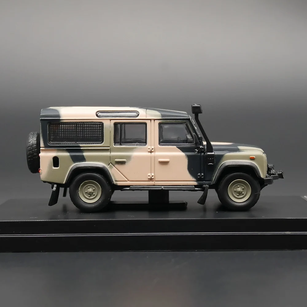 Master 1:64 Scale Diecast Alloy Land Rover Defender 110 Toys Cars Model Camouflage Classics Adult Gifts Souvenir Static Display