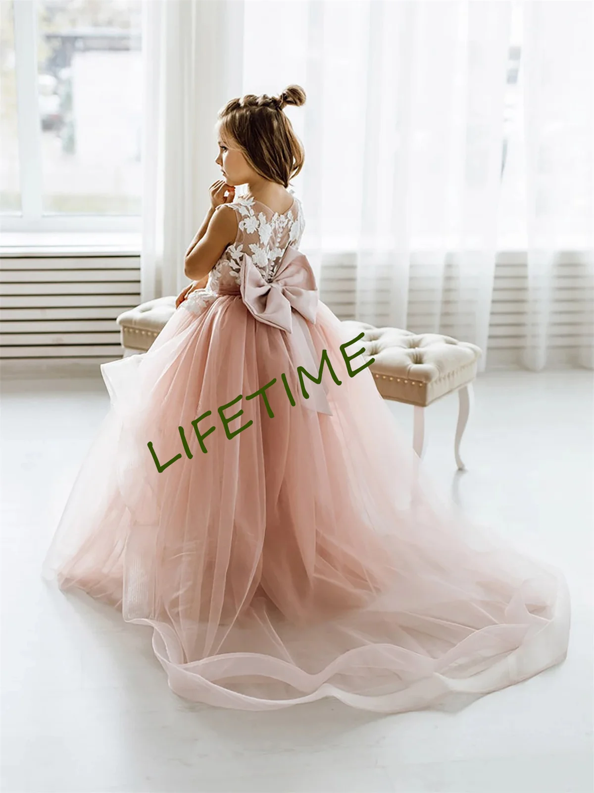 

Blush Pink Flower Girl Dresses for Kids Lace Floral Appqulies Bow Buttons Bridesmaid Bakless Evening Party Wedding