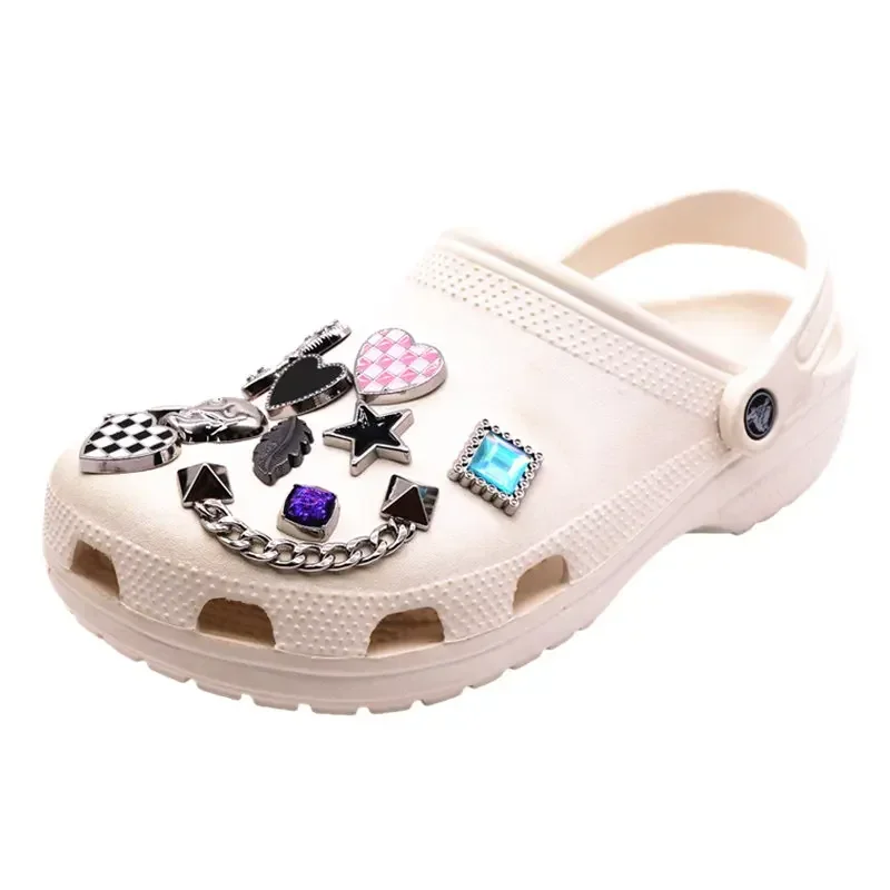 1pcs Original Rhinestone-encrusted Silver Metal Style Shoe Charms Decorations Cool Leaves Star Skull Heart Shapes Clogs Clips