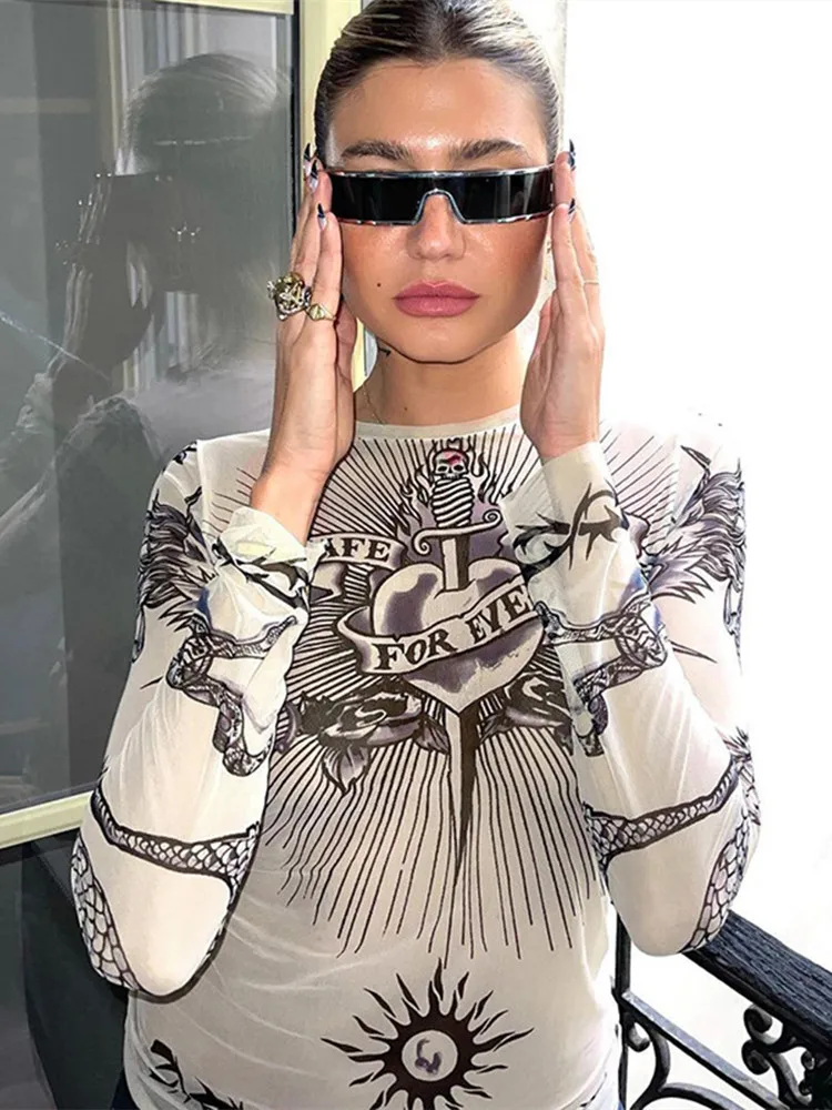 تي شيرت جرافيك للسيدات ملابس الجرونج بأكمام طويلة Y2k شبكة شفافة من خلال Camisetas تي شيرت مثير ملابس الشارع الشهير Slimfit Ropa De Mujer