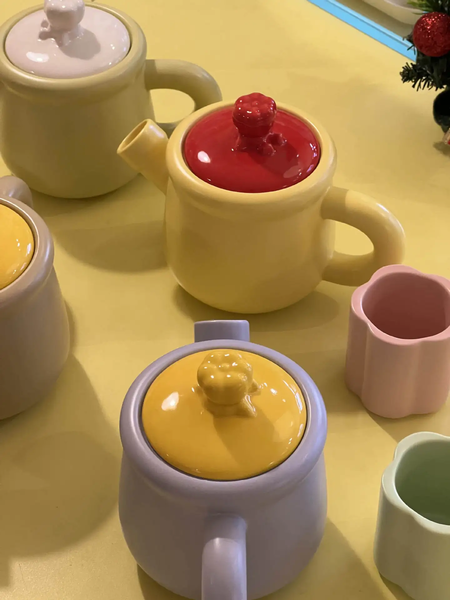 

550ml Nordic Ceramic Tea Set Ceramic Mug Ceramic Water Pot Flower Tea Set Ceramic Coffee Pot Decor One Pot For Both Purposes