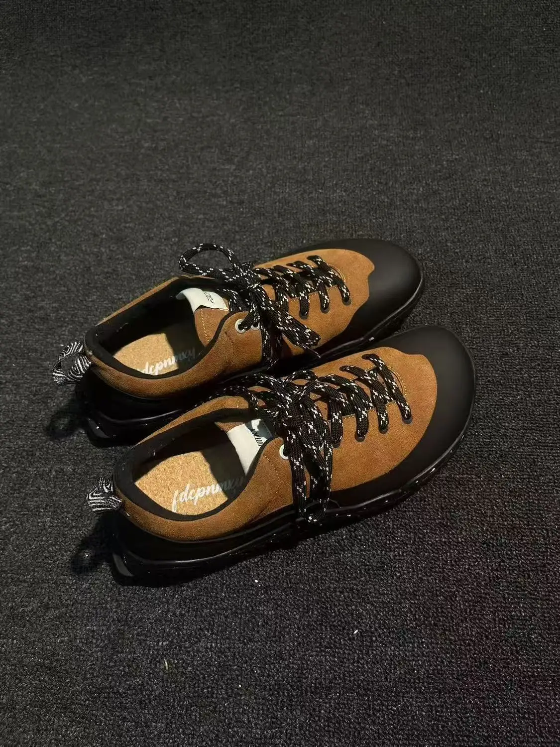 New German Training Shoes Outdoor Hiking Shoes Couple Casual Sneakers American Style Flat Barefoot Trekking Shoes Lace‑up