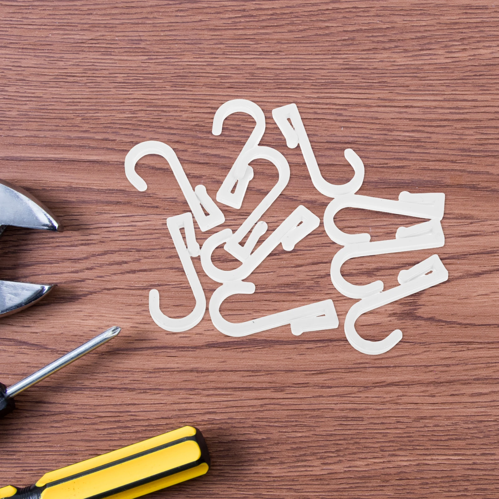 

10Pcs Hanging Hooks Clip-on Plastic Flat Rack Hooks for Pegboard Kitchen Bathroom Towels Bags Clothes Storage Solutions