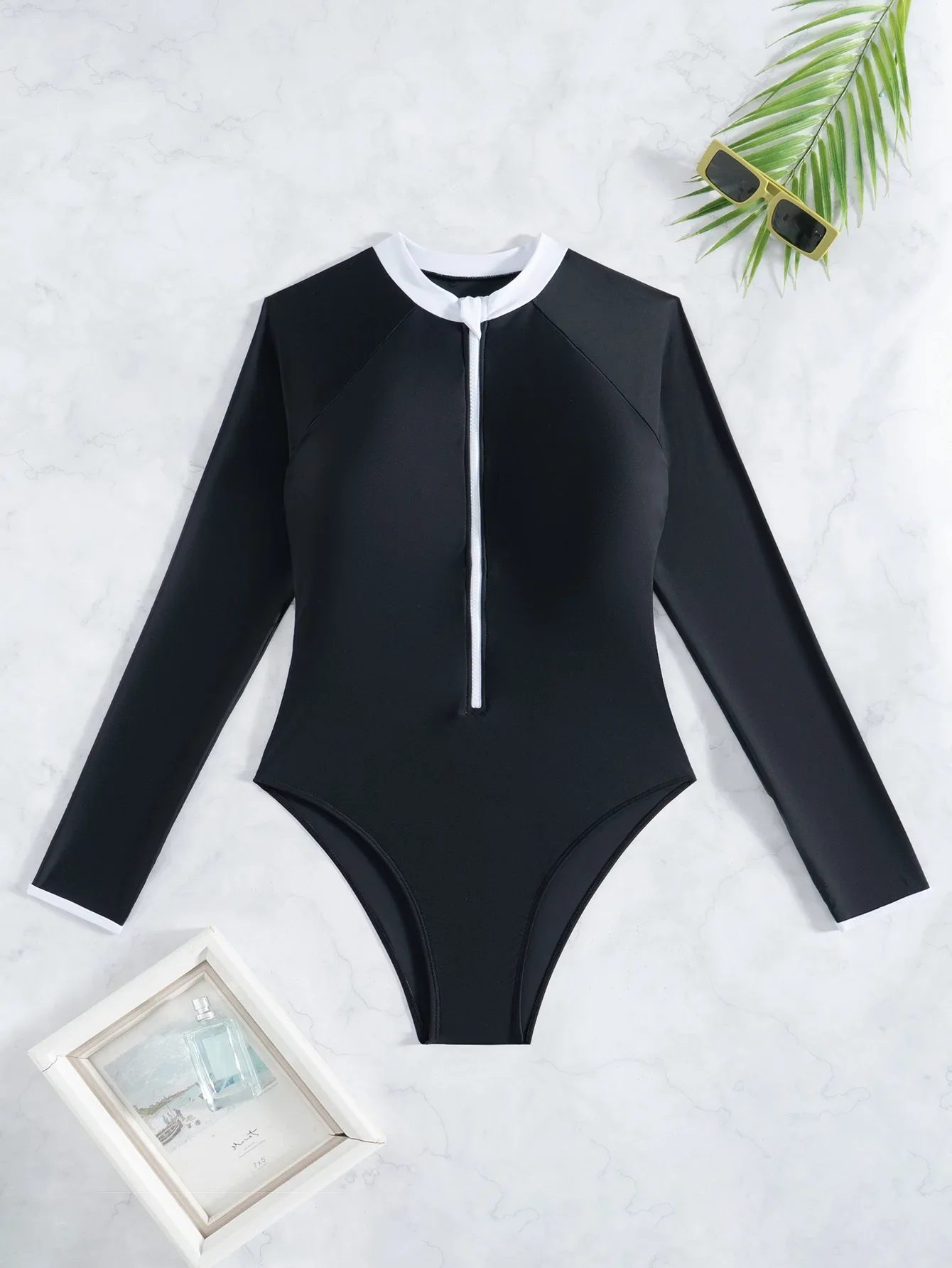 ชุดท่องแขนยาวสําหรับผู้หญิงแบบอนุรักษ์นิยม One Piece ชุดว่ายน้ําซิปรอบคอ Slimming Badysuit ชุดว่ายน้ําชายหาด 2025 ใหม่