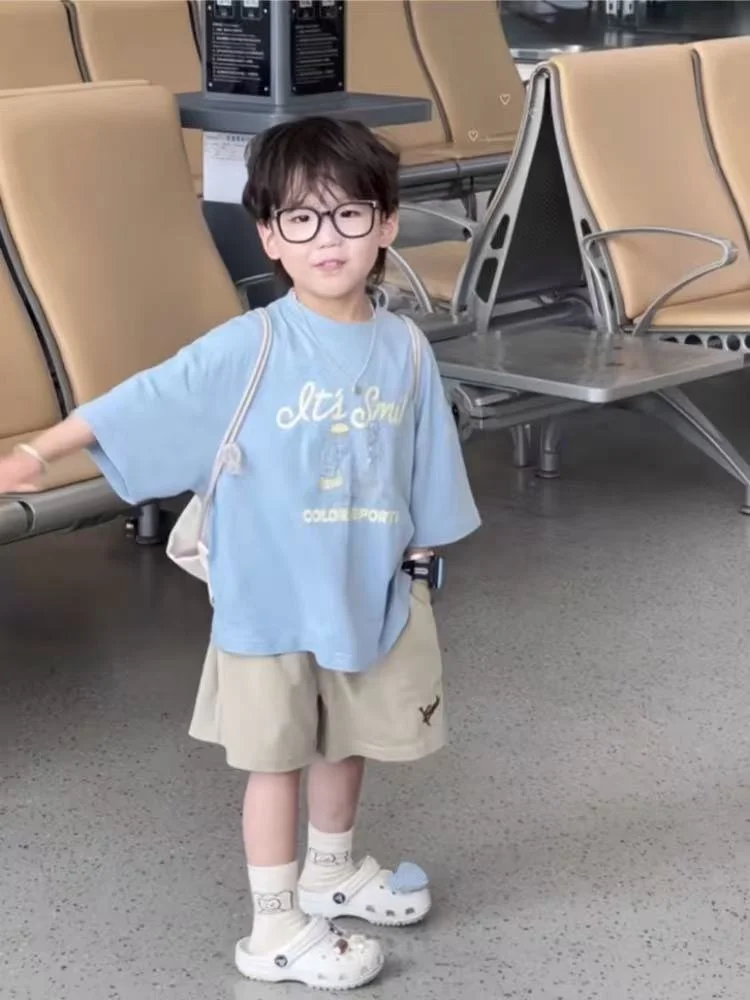 

Boys' Short Sleeved Suit 2026 New Cool And Stylish Niche T-shirt Stylish Baby And Children's Two-piece Set