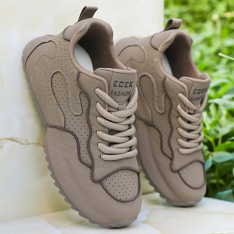 

Мужские кроссовки. Простая универсальная повседневная обувь. Удобные и прочные кроссовки.