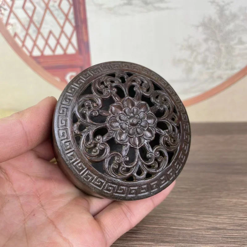 

Antique Copperware Hollow Pattern Three-Legged Copper Incense Burner Ming Xuande Base Home Office Decoration