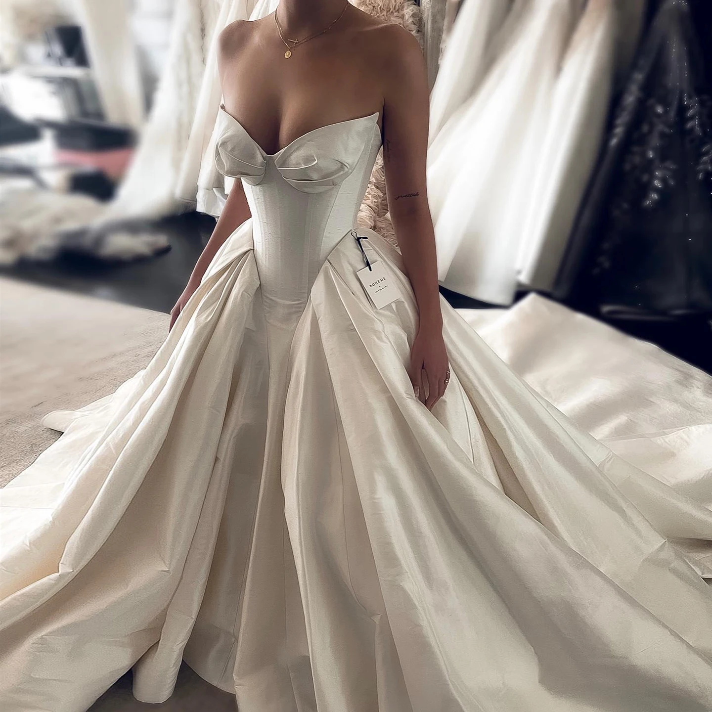 Sheer Fairy Wedding Dress Elegant Sweetheart White Satin Corset Open Back Dubai Luxury Women Bridal Ball Gowns SW010 Customized