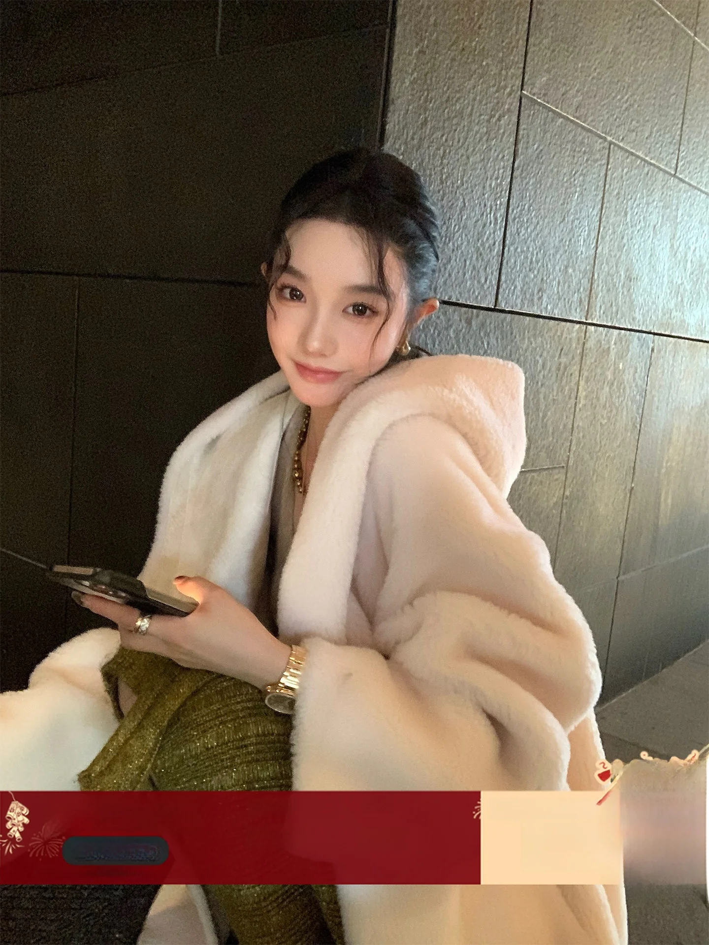 

Зимняя молодежная женская куртка из овечьей шерсти с интегрированной меховой шапкой, длинный рукав, винтажный стиль, для повседневной носки, тонкая, стандартного кроя