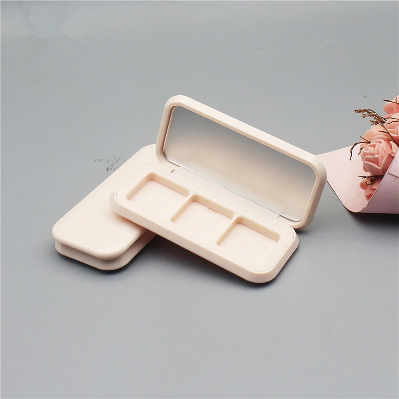 

100pcs Empty 3 Grids Eyeshadow Lipstick Powder Box Case Cosmetic Packing DIY Eyeshadow Powder Cosmetics