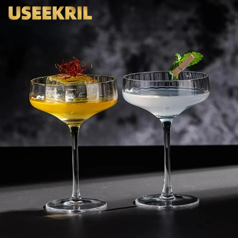 Kreative Cocktail gläser Tassen Becher Schmetterling Champagner Glas vertikales Muster Turm Tasse Martini Glas Tasse Bar Zubehör