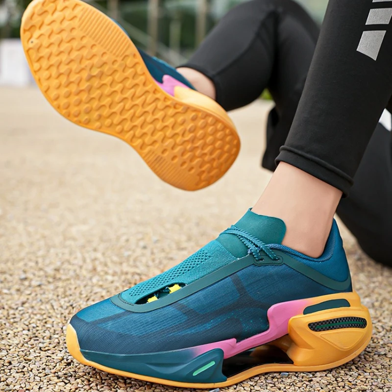 

Мужские кроссовки для активного отдыха, новые, с амортизирующей подошвой, для бега, подходят для мужчин, занимающихся интенсивным бегом, на шнуровке, спортивные, унисекс, нескользящие.