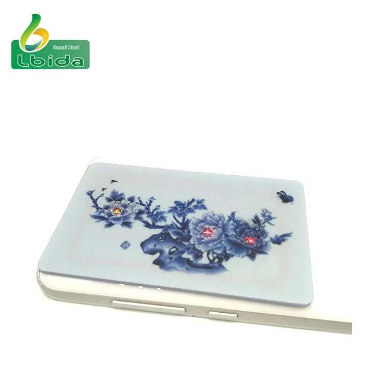 personalizado. Cartão LED CR80 RFID com impressão personalizada sem contato