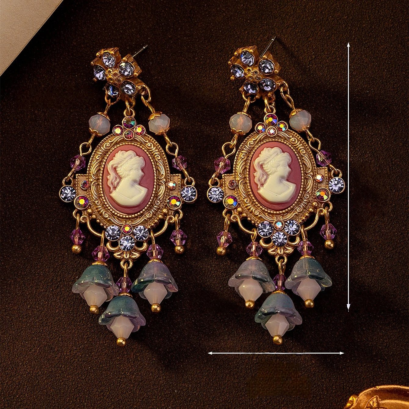 

Retro, sweet, high-end and light luxury earrings for women