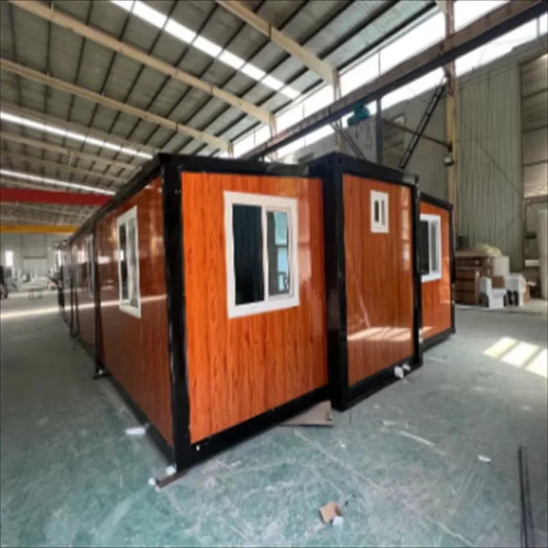 Luxury 2 Bedroom Expandable 40ft Container House Bathroom Fast Installation Prefabricated Steel Sandwich Panel Materials Real