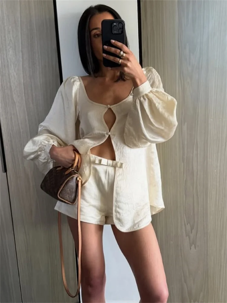 

Tossy Satin Hollow Out Sexy 2 Piece-Set Shorts Female Elegant Long Sleeve Commute Cardigan Top And High Waist Shorts Outfits New