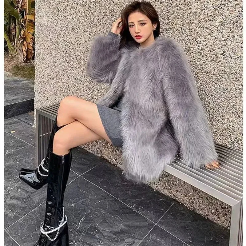 Medium To Long V-neck Minimalist High-end Imitation Fox Fur Grass Coat For Women, 2025 Autumn And Winter Toka Fur Coat