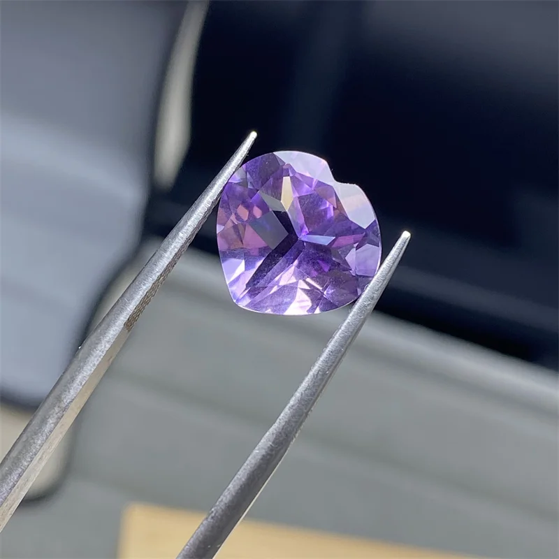 1 hartvormige 11 * 12 mm natuurlijke Amethist-edelsteen, met een gewicht van 4,45 karaat, kan worden gebruikt als hanger