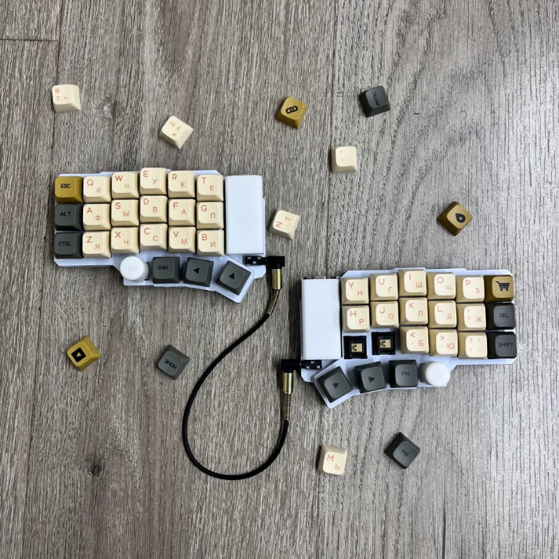 

Silakka44 Wired Split Keyboard Customized Single Mode Hot Swap Knob RP2040 Ergonomic Gaming Split Keyboard Support Qmk/Vial DIY