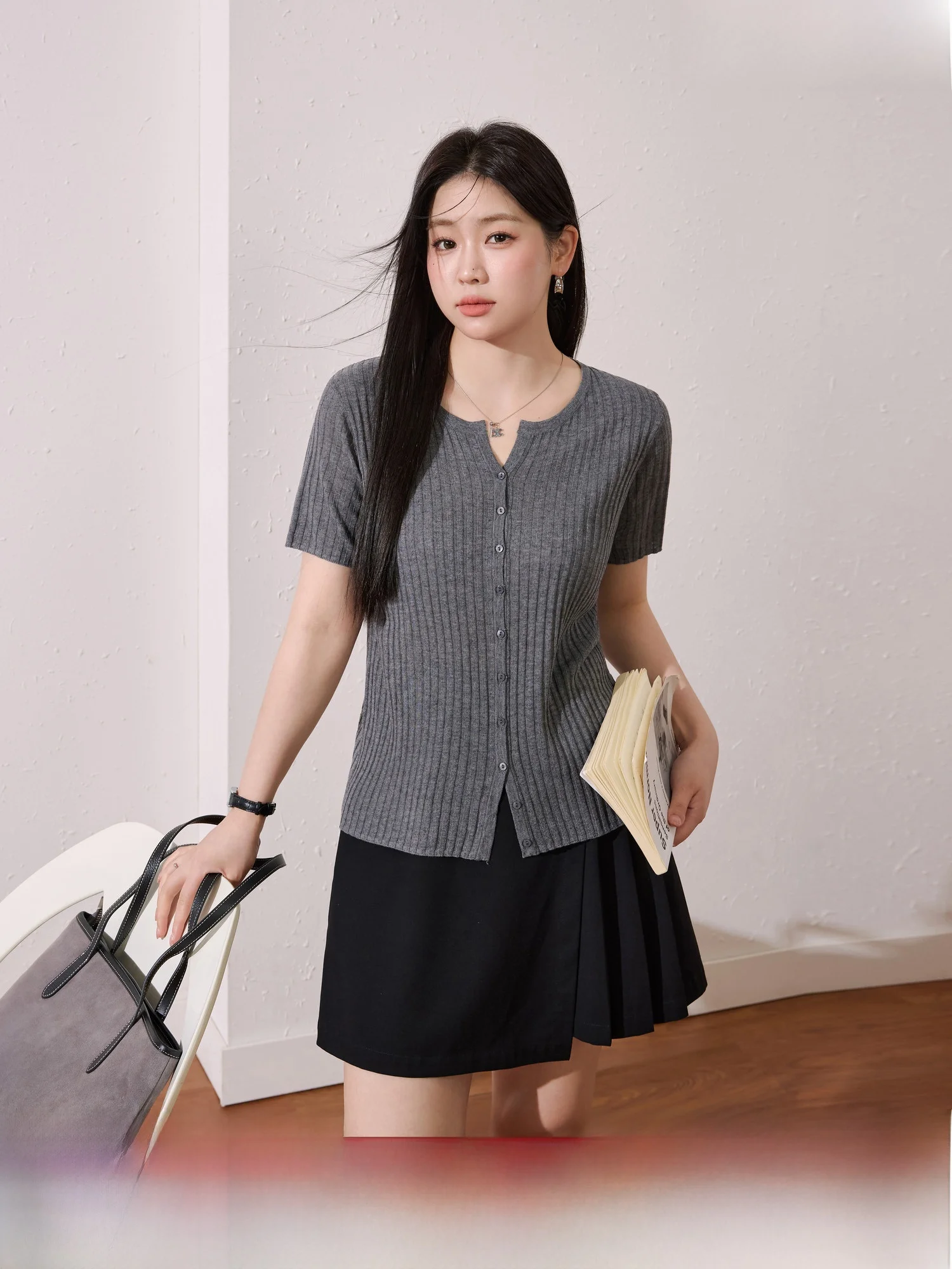 

Летний новый универсальный топ Blue Language для полных женщин: простой, легкий, дышащий, стройнящий, стильный