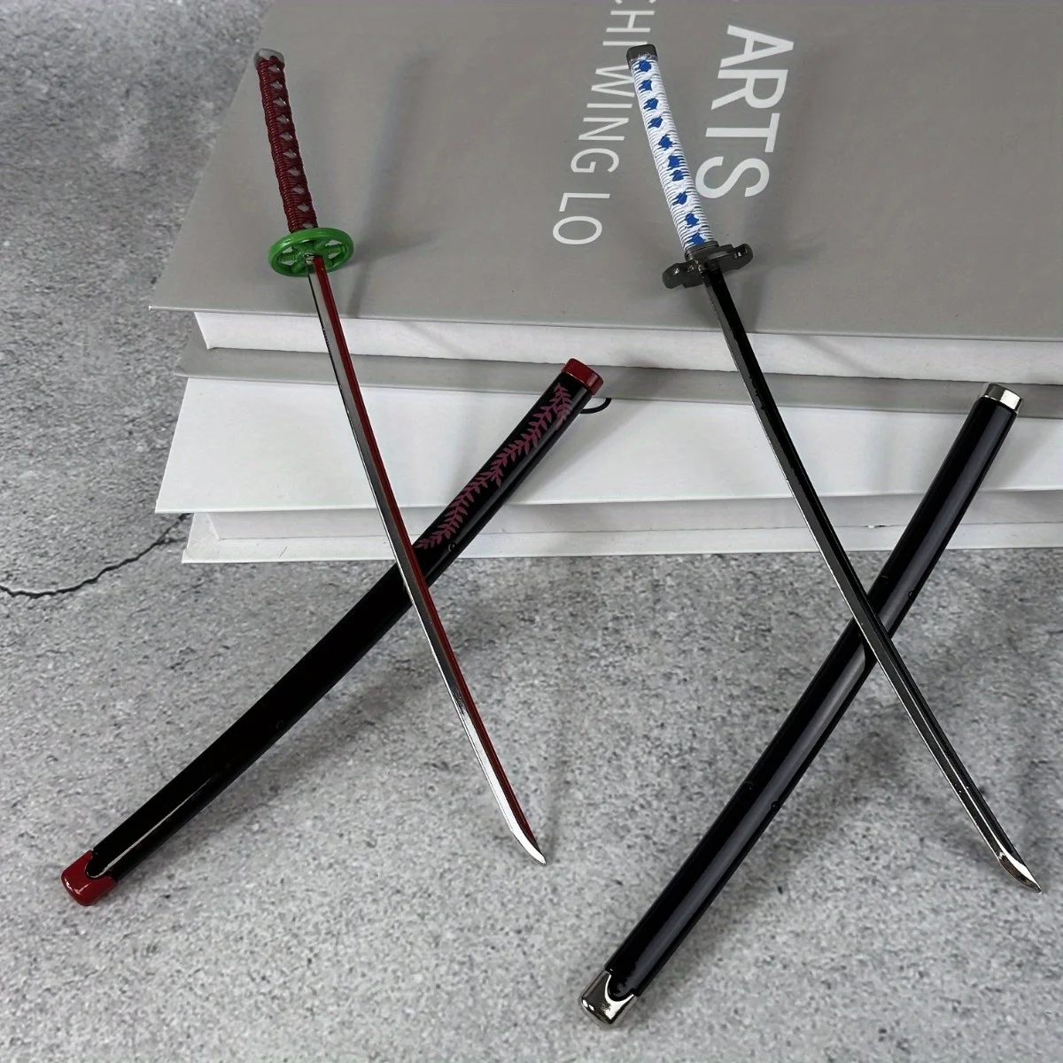 Katana Tanjirou miniature de 10 pouces en métal, épée Demon Slayer, petit sabre samouraï original, Ainme Kimetsu No Yaiba, véritable katana japonais, cadeau